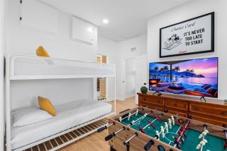 Tampa 5BR Gem Close to Beach, Parks & Fun - 6