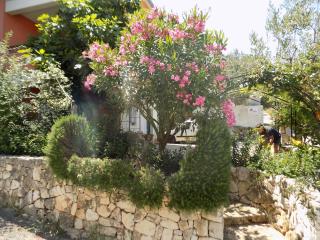 Apartments by the sea Vinisce, Trogir - 16928 - 2