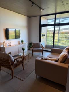 Bello departamento en Encarnación de 2 Habitaciones con Parking! - 8