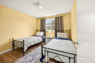 Clearview Comfort- 3BR near Airport! - 6