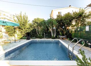 Family-friendly apartments with swimming pool Split - 14401 - 5
