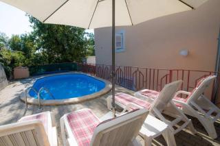 Family-friendly apartments with swimming pool Njivice, Krk - 21862 - 3