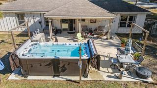 Foley 3BR-2BA - Hot Tub - 7 Miles to Beach - 5