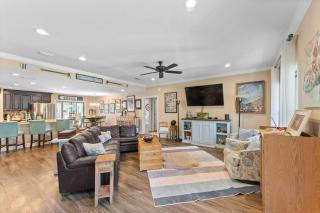 Foley 3BR-2BA - Hot Tub - 7 Miles to Beach - 2