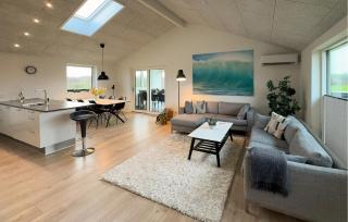 Stunning Home In Tarm With Lake View - Tarm - 8