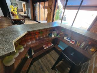 16 Hóspedes - Piscina Àgua Salgada, 2 Suites, 4 banheiros, Quartos e Sala com Ar Condicionado, Área Gourmet de frente para piscina - 5