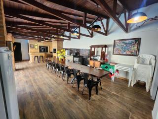 16 Hóspedes - Piscina Àgua Salgada, 2 Suites, 4 banheiros, Quartos e Sala com Ar Condicionado, Área Gourmet de frente para piscina - 4