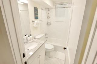 New Luxe Studio Cleveland Park near Zoo - 2