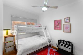 Cherry Retro at Silverleaves - Walk to the Beach - 4