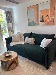 Coastline Escape Renovated Unit - Great Location - Quiet Area - Parking Included - 8