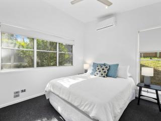 Beautiful Noosa Heads Family Home - 2