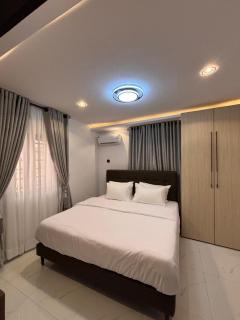 Shortlet in Surulere - 0