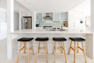 Stunning Sea Vue Blue Views over Laguna Bay - 7