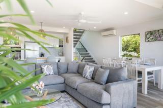 10 Andari Sunshine Beach Beachside Luxury Home - 9