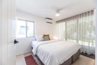 Sunrise Central Pool Views 1 Min to Beach - 2