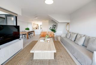 Pooch Friendly Renovated Beach Retreat with Views - 9