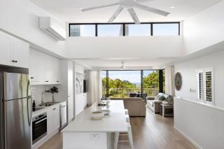 Salty Stays on Stevens St Ocean Views Top Deck - Sunshine Beach - 6