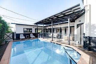 Absolute Beachfront House with Pool & Views - 7