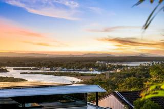 Sunset Lagoon Noosa Luxury with Stunning Views - 8