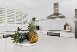 Noosa Tropical Beach Retreat Walk to Everything - 7