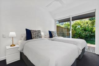 Noosa Tropical Beach Retreat Walk to Everything - 4