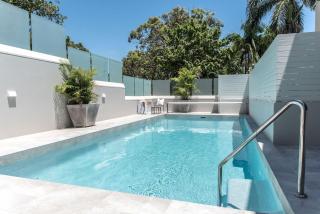 Heart of Sunshine Spacious Apt Pool and Garden - 9