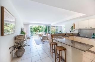 Heart of Sunshine Spacious Apt Pool and Garden - 6