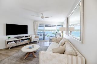 Noosa Penthouse with Stunning River Views - 9