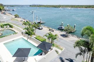 Noosa Penthouse with Stunning River Views - 6