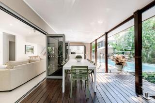 Sleek Stylish Family Beach House Near Junction - 4