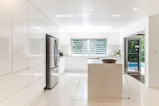 Sleek Stylish Family Beach House Near Junction - 2