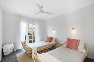 The River Shack Vintage Luxe Right Beside River - 7