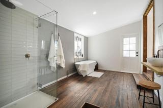 The River Shack Vintage Luxe Right Beside River - 3