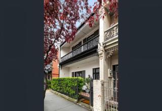 Victorian Terrace Parking King Bed Courtyard - 9