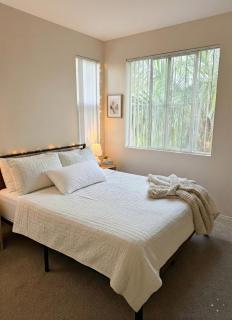 Marina Del Rey View 1BA & 2BA in MDR - Pool, Jacuzzi, Gym - 1