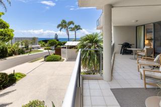 Unit 3 21 Park Generous and Comfortable Beachside Abode - 4
