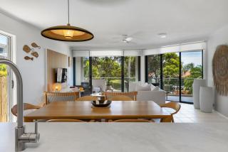 Unit 3 21 Park Generous and Comfortable Beachside Abode - 8