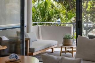 Unit 3 21 Park Generous and Comfortable Beachside Abode - 5