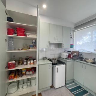 Budget-friendly room near Sunshine Station to CBD - 5