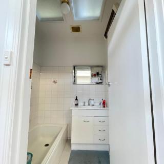 Budget-friendly room near Sunshine Station to CBD - 3