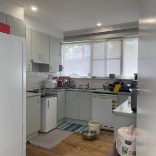 Budget-friendly room near Sunshine Station to CBD - 2