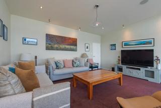 Pohutukawa House - Views, Pools, Serenity! - Richmond - 4