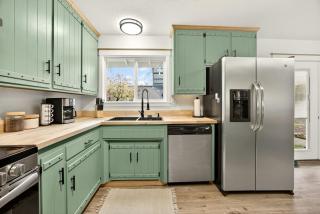 Redwoods Stopover- Near Hiking, Pet Friendly - 3