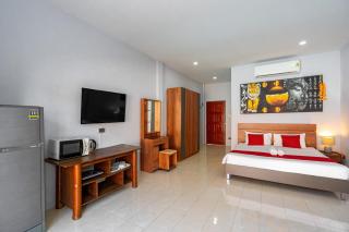 Chernin Apartment Suites - 1