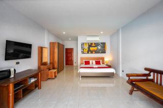 Chernin Apartment Suites - 3