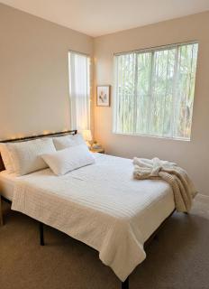 Marina del Rey 1BA & 2BA Getaway - Pool - Spa - Gym - 8