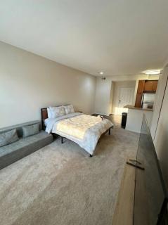 Marina del Rey 1BA & 2BA Getaway - Pool - Spa - Gym - 4