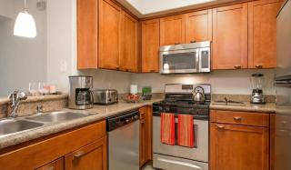 Marina del Rey 1BA & 2BA Getaway - Pool - Spa - Gym - 3