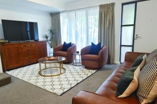 Three Seven Six - Walk to Cafés - Family Friendly - 8