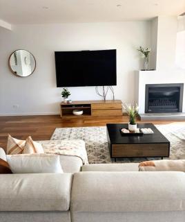 PIER POINT 3 Bedroom Deluxe Apartment located on The Geelong Waterfront - 106 - 7